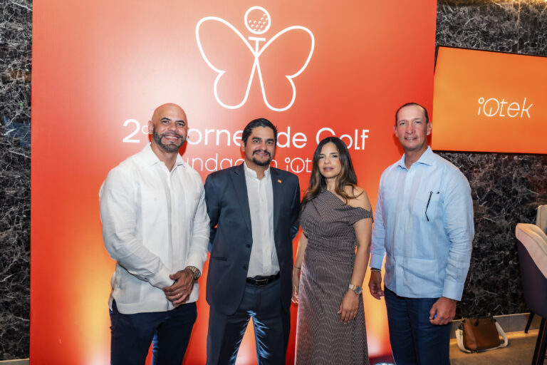 Junior Tolentino, Alberto Marranzini, Glenda Borbón y Magín Ferreiro